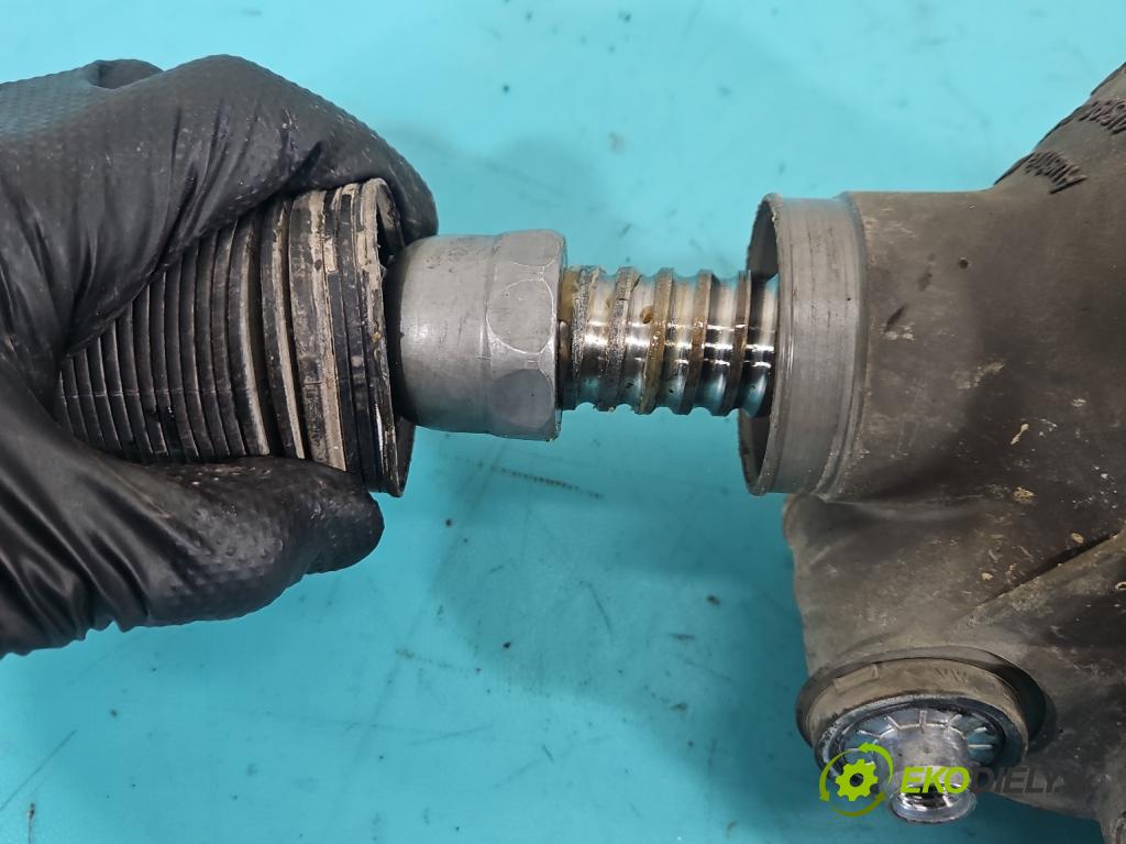 Vw Passat B8 2014 - 1.4 tsi 125 HP manual 92 kW 1395 cm3 4- Ozubené kolo: volant 3Q1423050R