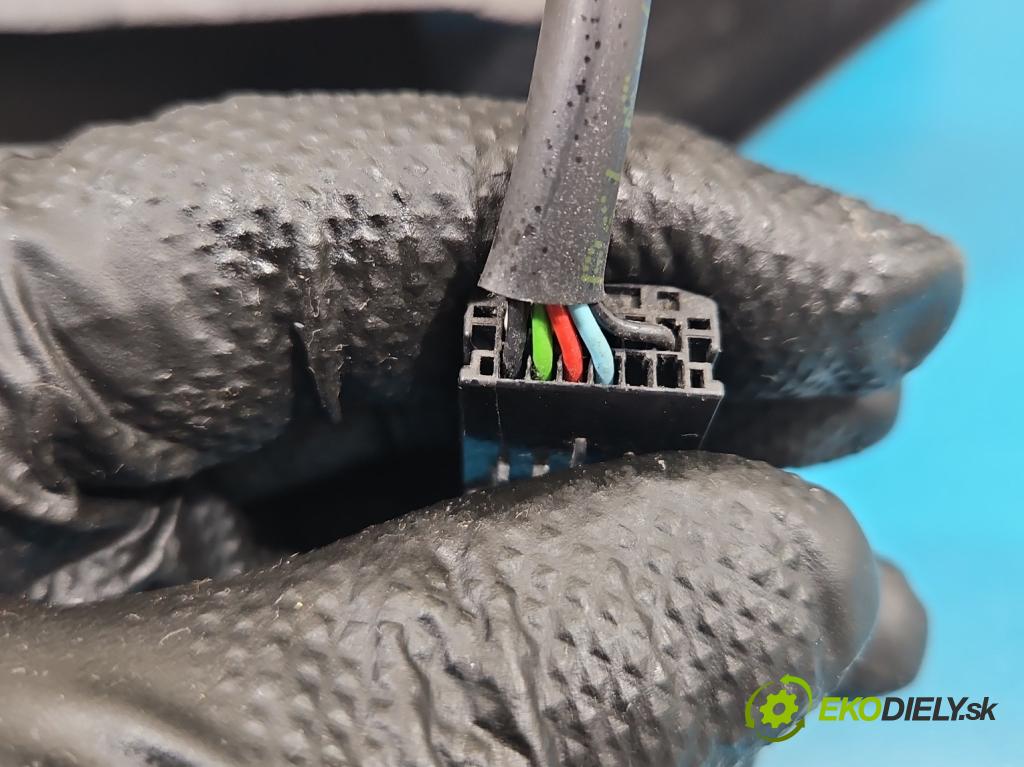 Renault Master III 2010-2024 2.3 DCI 163 HP manual 120 kW 2299 cm3 5- zrkadlo ľavé  (Kľučka dverí ostatné)