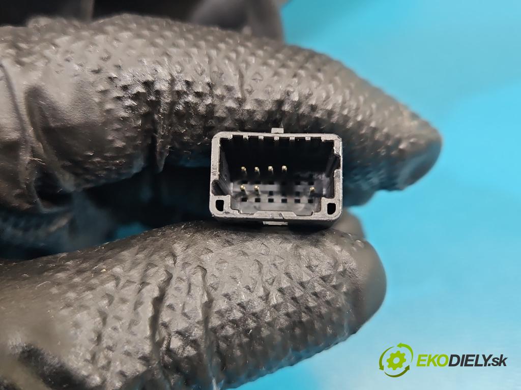 Renault Master III 2010-2024 2.3 DCI 163 HP manual 120 kW 2299 cm3 5- zrkadlo ľavé  (Kľučka dverí ostatné)