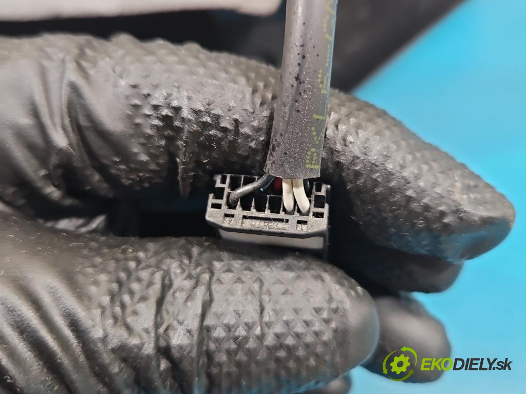 Renault Master III 2010-2024 2.3 DCI 163 HP manual 120 kW 2299 cm3 5- zrkadlo ľavé  (Kľučka dverí ostatné)