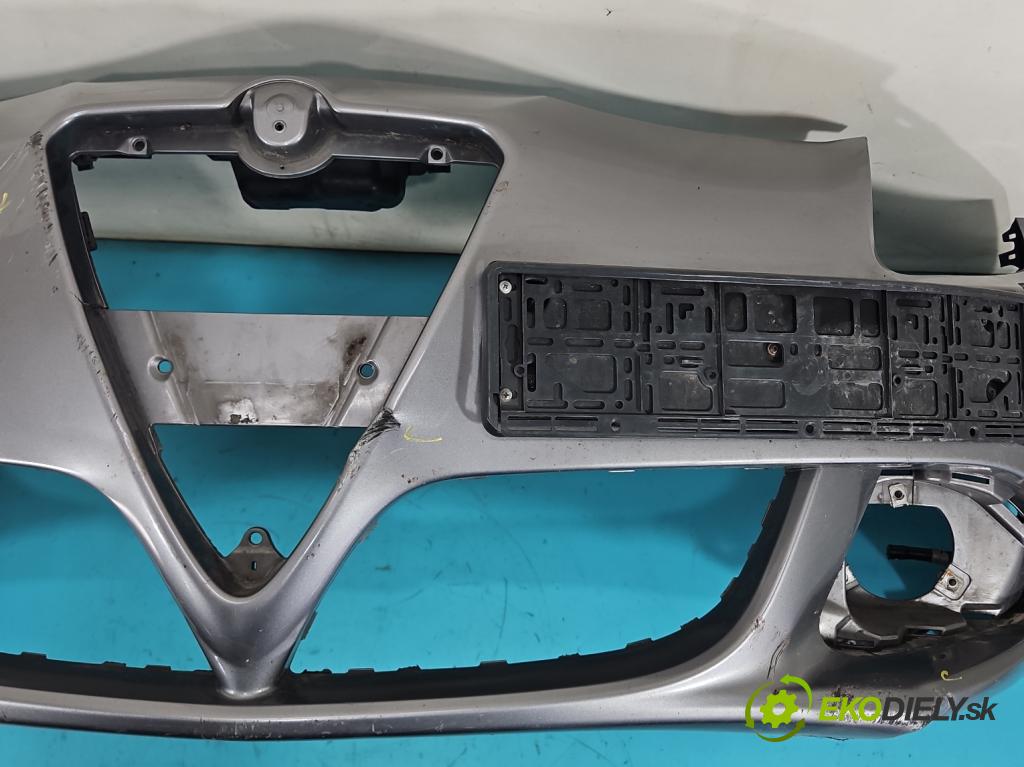 Alfa romeo Giulietta 1.4 T 170 HP manual 125 kW 1368 cm3 5- nárazník predné  (Kľučka dverí ostatné)