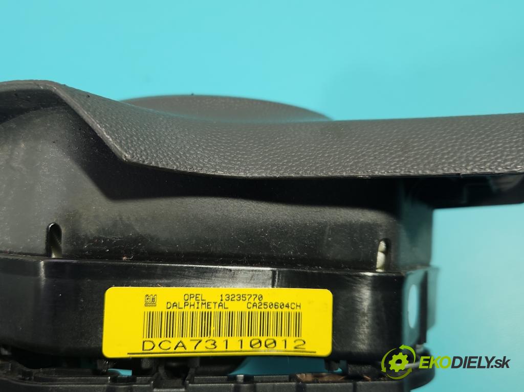 Opel Corsa D 2006-2014 1.0 12V 60 hp manual 44 kW 998 cm3 3- kokpit,přistrojova deska