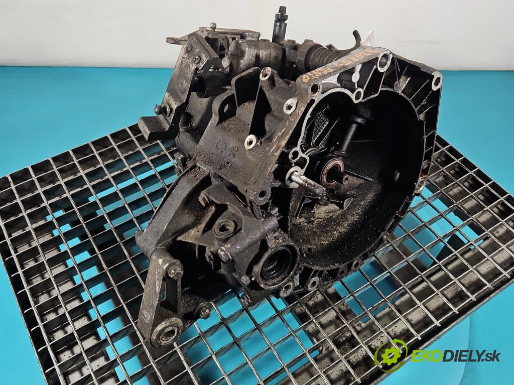 Fiat Punto Grande 1.4 8v 77 HP manual 57 kW 1368 cm3 5- prevodovka stupeň,rýchlosť manual 