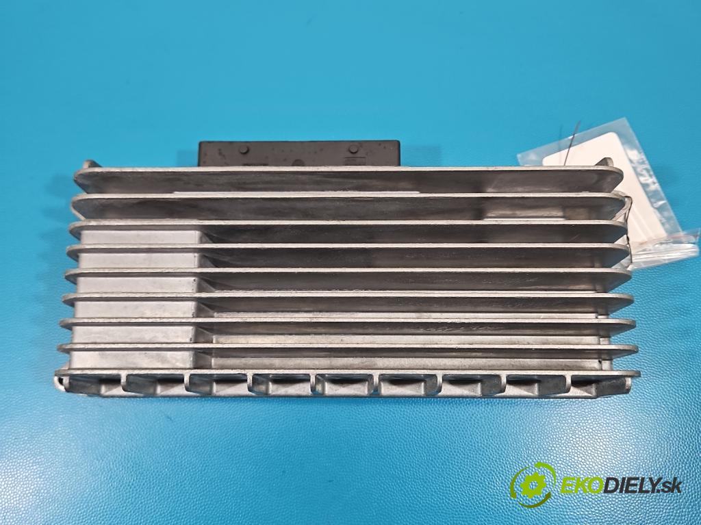 Audi A4 B8 2007-2015 2.0 TDI (CAGA) 143 HP manual 105 kW 1968 cm3 5- Zesilovač: 8T0035223AD (Zosilňovač)