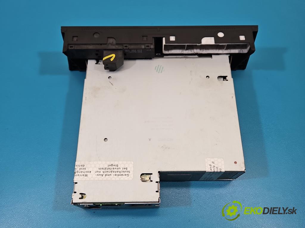 Audi A4 B8 2007-2015 2.0 TDI (CAGA) 143 HP manual 105 kW 1968 cm3 5- Menič: cd 8T1035110C (CD menič)