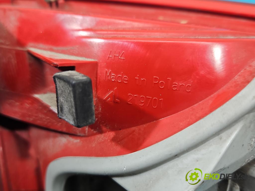 Audi A4 B8 2007-2015 2.0 TDI (CAGA) 143 HP manual 105 kW 1968 cm3 5- svetlo / reflektor zadné ľavé 219701 (Kľučka dverí ostatné)