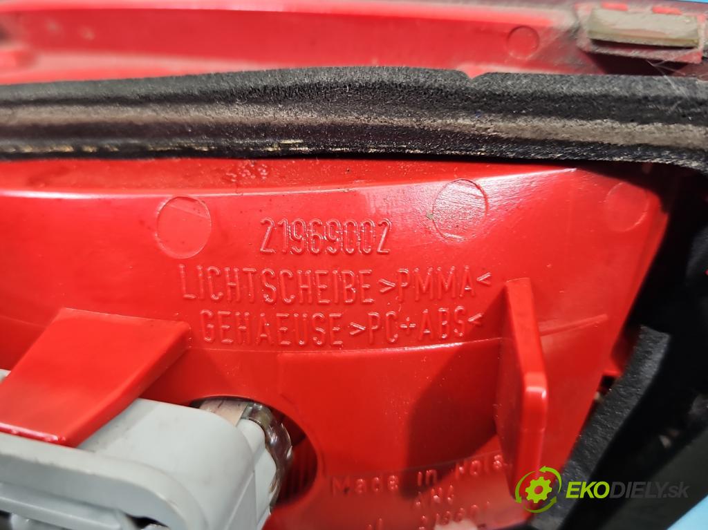 Audi A4 B8 2007-2015 2.0 TDI (CAGA) 143 HP manual 105 kW 1968 cm3 5- svetlo / reflektor zadné ľavé 219601 (Kľučka dverí ostatné)