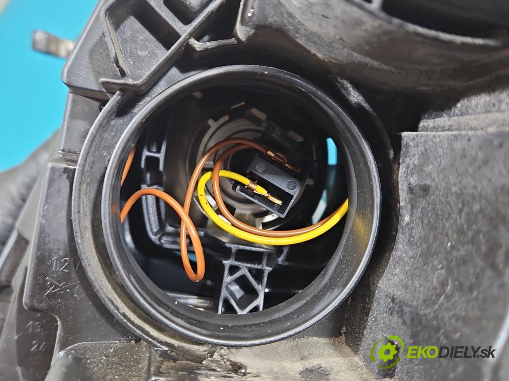 Audi A4 B8 2007-2015 2.0 TDI (CAGA) 143 HP manual 105 kW 1968 cm3 5- Reflektor: pravý 0301240202 (Svetlo predné pravé)