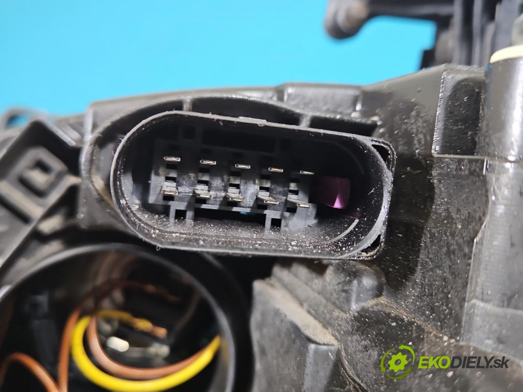 Audi A4 B8 2007-2015 2.0 TDI (CAGA) 143 HP manual 105 kW 1968 cm3 5- Reflektor: pravý 0301240202 (Svetlo predné pravé)