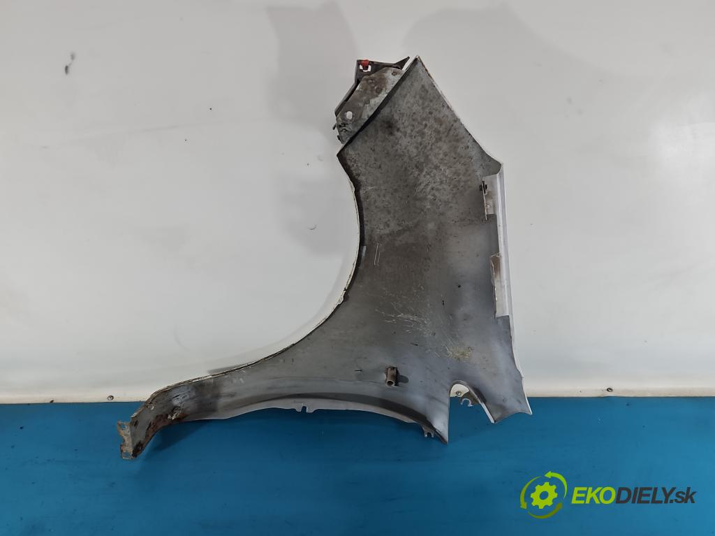Opel Corsa D 2006-2014 1.0 12V 60 HP manual 44 kW 998 cm3 3- blatník predné pravý  (Kľučka dverí ostatné)