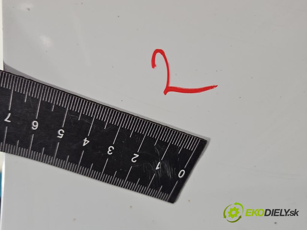 Opel Corsa D 2006-2014 1.0 12V 60 HP manual 44 kW 998 cm3 3- blatník predné pravý  (Kľučka dverí ostatné)
