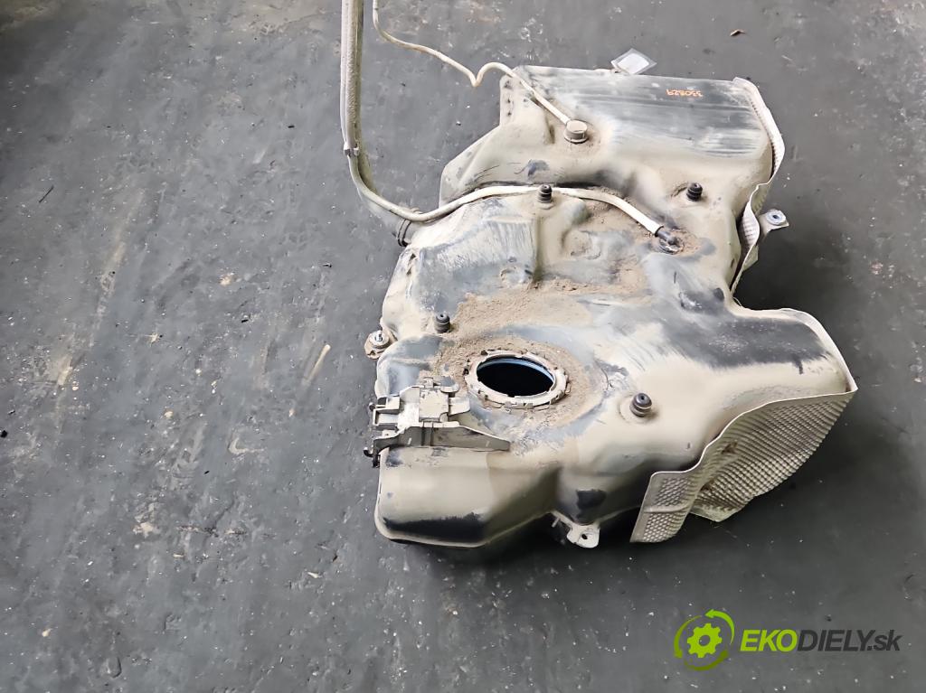 Vw Passat B8 2014 - 1.4 tsi 125 HP manual 92 kW 1395 cm3 4- Nádrž: palivo 3Q0201021FE (Palivová nádrž)