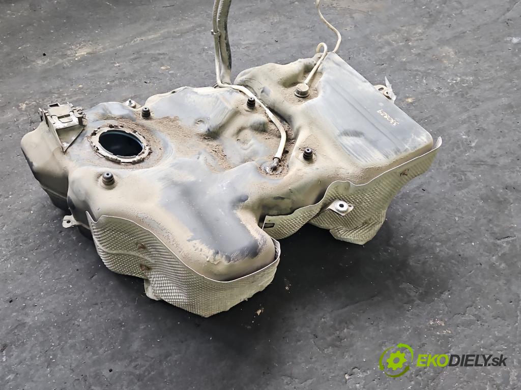 Vw Passat B8 2014 - 1.4 tsi 125 HP manual 92 kW 1395 cm3 4- Nádrž: palivo 3Q0201021FE (Palivová nádrž)