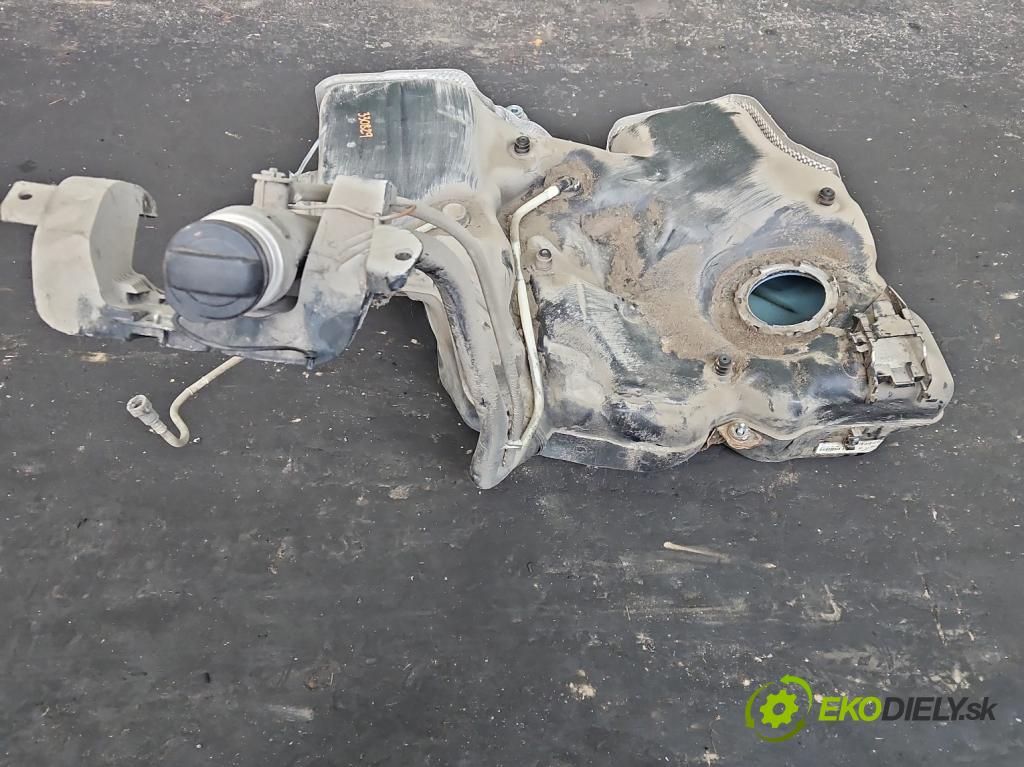 Vw Passat B8 2014 - 1.4 tsi 125 HP manual 92 kW 1395 cm3 4- Nádrž: palivo 3Q0201021FE (Palivová nádrž)