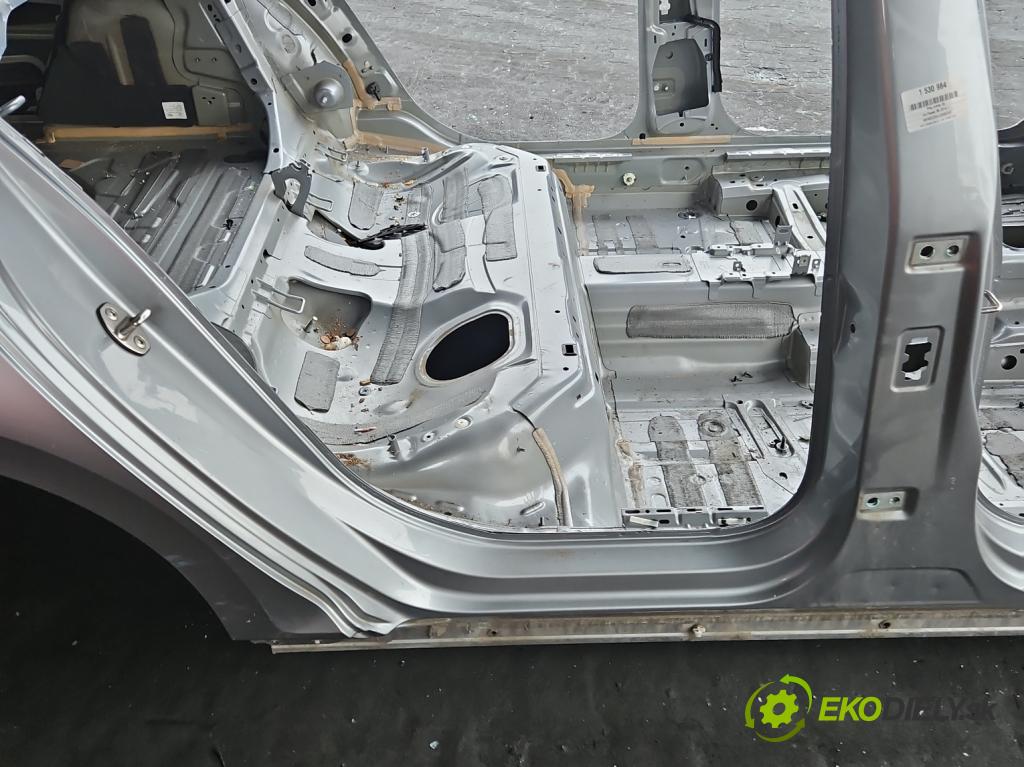 Vw Passat B8 2014 - 1.4 tsi 125 hp manual 92 kW 1395 cm3 4- práh pravý  (Karoserie ostatní)