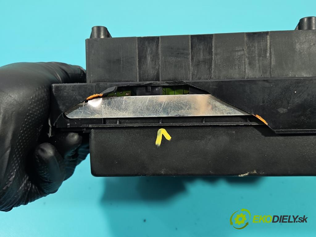 Opel Astra III 2004-2014 1.6 16V 116 hp manual 85 kW 1598 cm3 5- skříňka pojistková 13268301 (Pojistková skříňka)