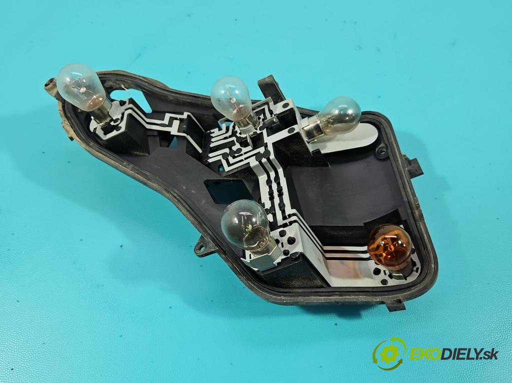 Opel Astra III 2004-2014 1.6 16V 116 HP manual 85 kW 1598 cm3 5- svetlo / reflektor zadné ľavé 495056087 (Kľučka dverí ostatné)