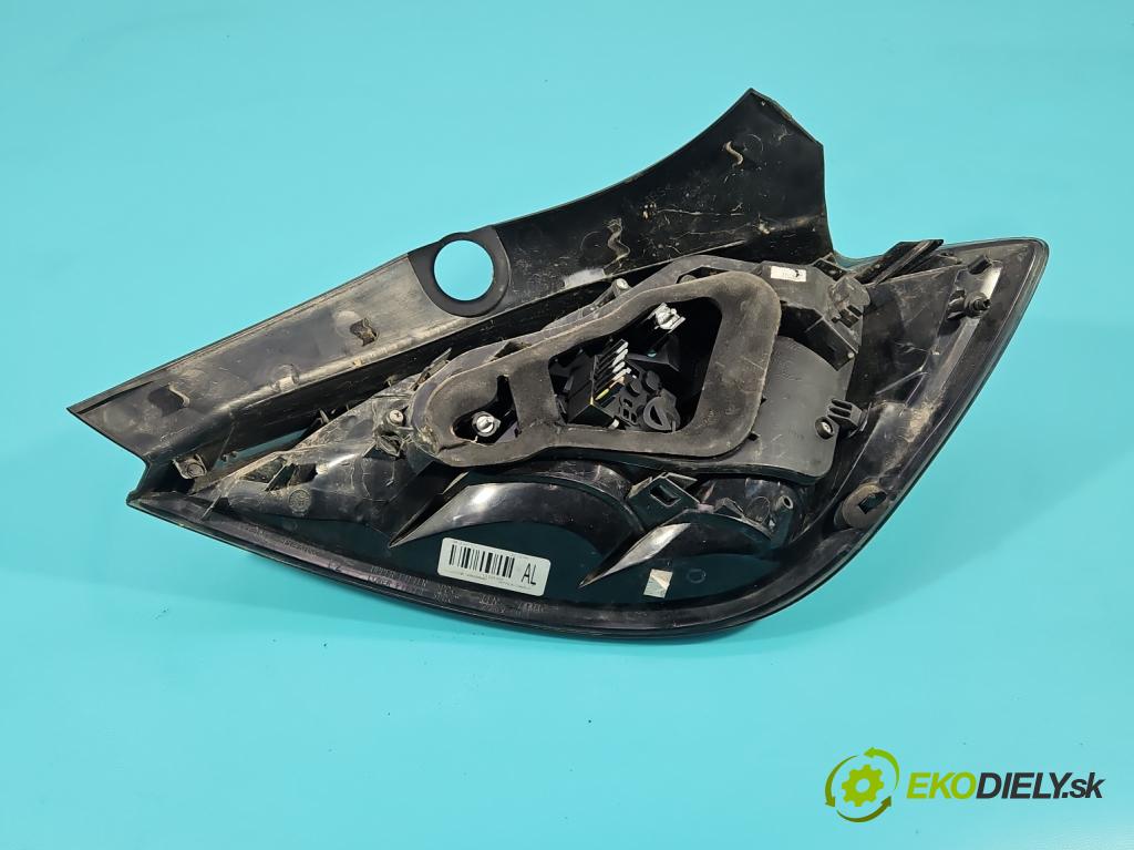 Opel Astra III 2004-2014 1.6 16V 116 HP manual 85 kW 1598 cm3 5- svetlo / reflektor zadné ľavé 495056087 (Kľučka dverí ostatné)