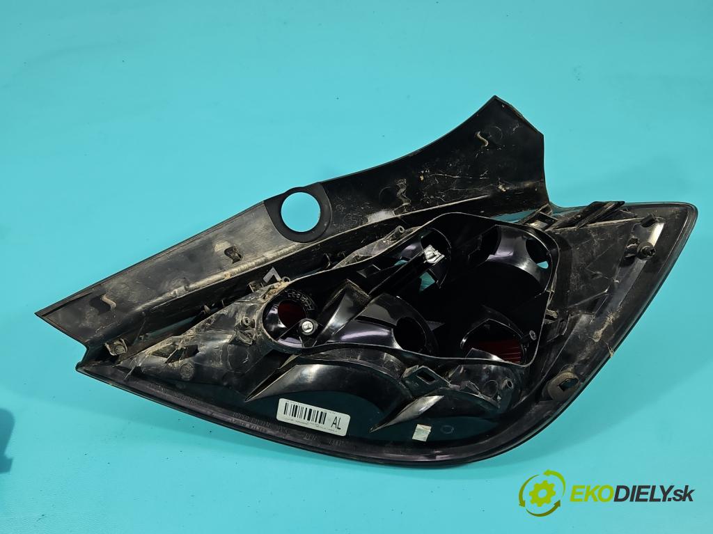 Opel Astra III 2004-2014 1.6 16V 116 HP manual 85 kW 1598 cm3 5- svetlo / reflektor zadné ľavé 495056087 (Kľučka dverí ostatné)