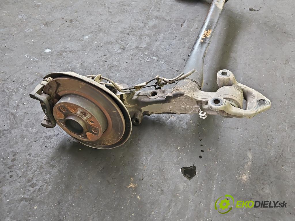 Opel Astra III 2004-2014 1.6 16V 116 hp manual 85 kW 1598 cm3 5- zadní výztuha  (Zadní výztuha)