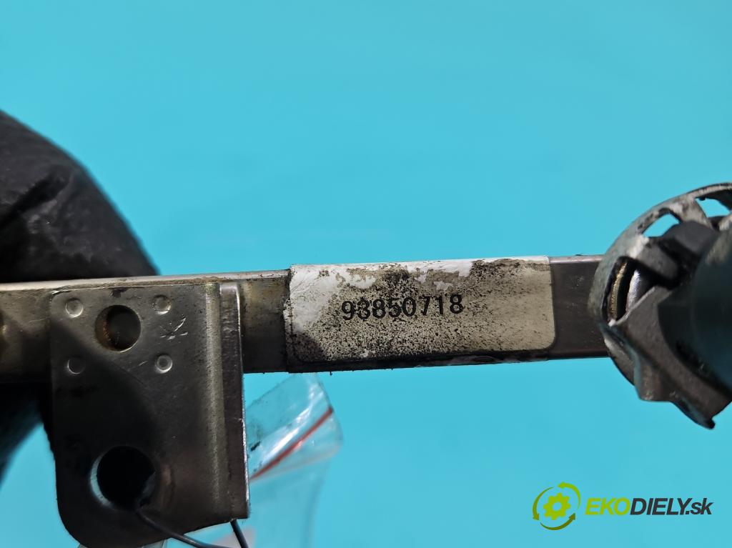 Opel Astra III 2004-2014 1.6 16V 116 HP manual 85 kW 1598 cm3 5- vstrek 25380933 (Vstrekovač paliva)