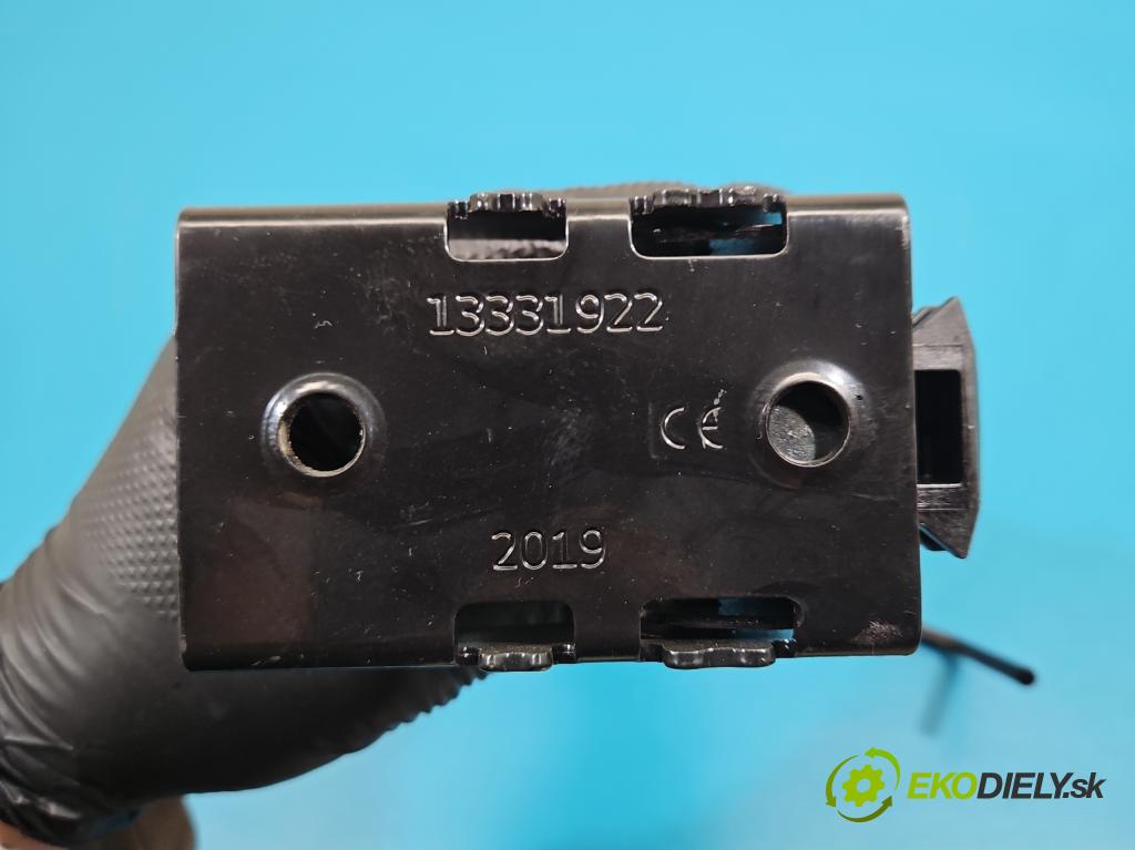 Opel Corsa E 2014-2019 1.4 16V 90 HP manual 66 kW 1398 cm3 5- mechanizmus okna automobilovy 13331922