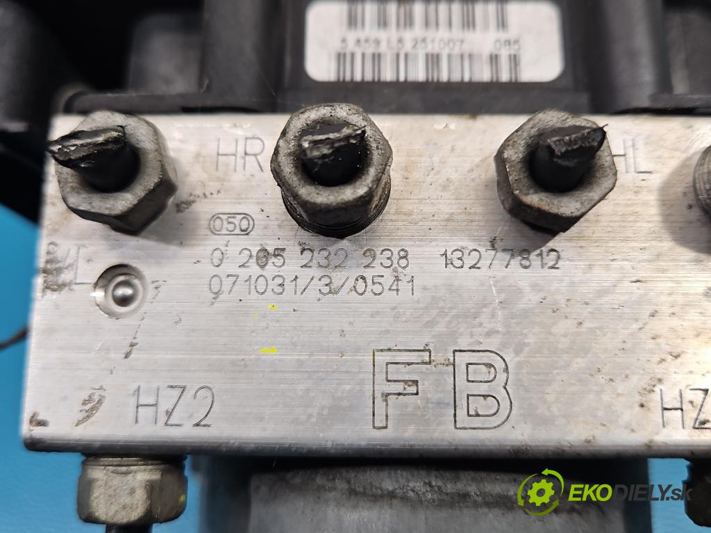 Opel Corsa D 2006-2014 1.0 12V 60 HP manual 44 kW 998 cm3 3- čerpadlo abs 0265800422 (Pumpa ABS)