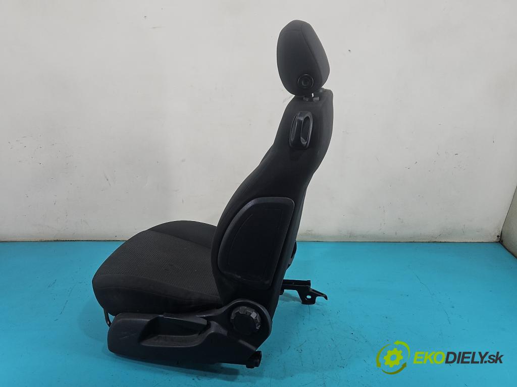Opel Corsa D 2006-2014 1.0 12V 60 HP manual 44 kW 998 cm3 3- Sedačka ľavý  (Sedadlo)