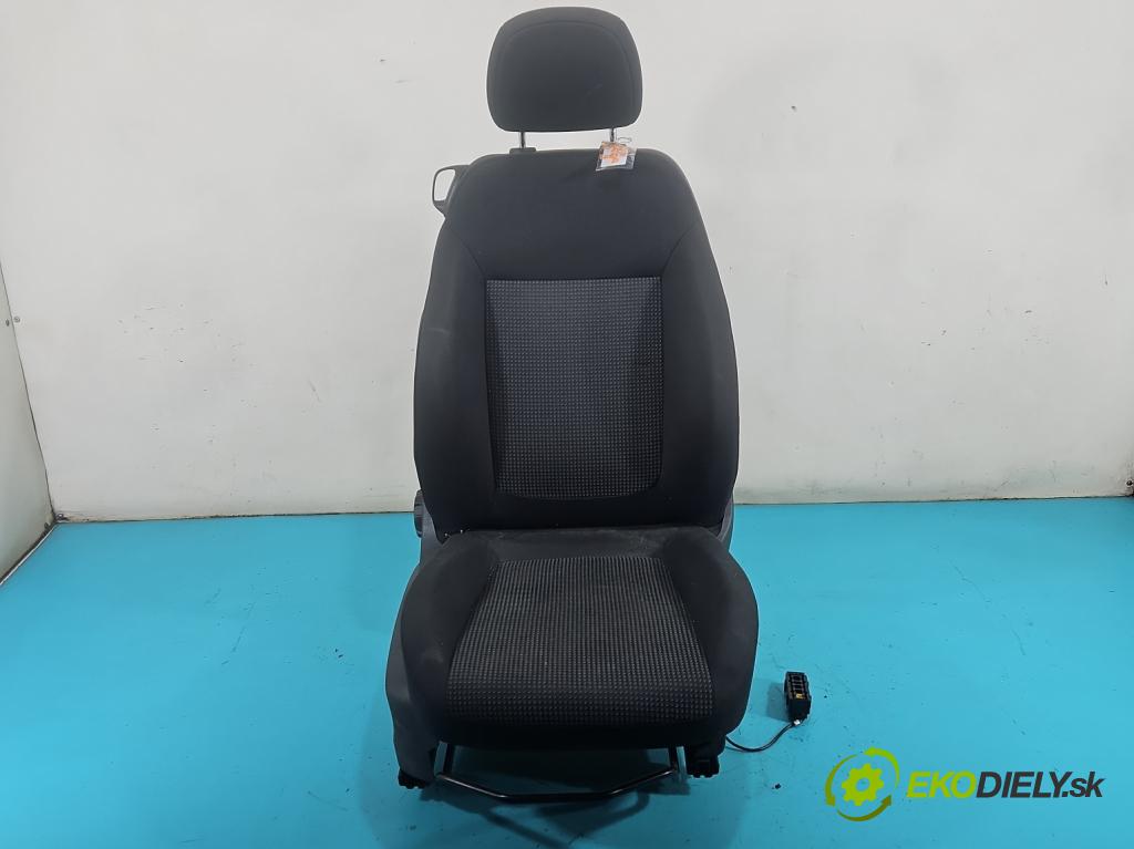 Opel Corsa D 2006-2014 1.0 12V 60 HP manual 44 kW 998 cm3 3- Sedačka pravý  (Sedadlo)