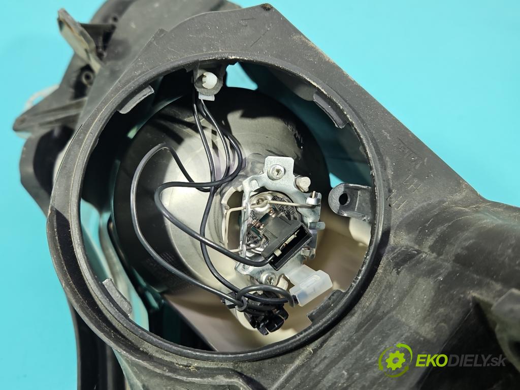 Opel Corsa D 2006-2014 1.0 12V 60 hp manual 44 kW 998 cm3 3- světlo levý 13186381 (Klika dveří ostatní)