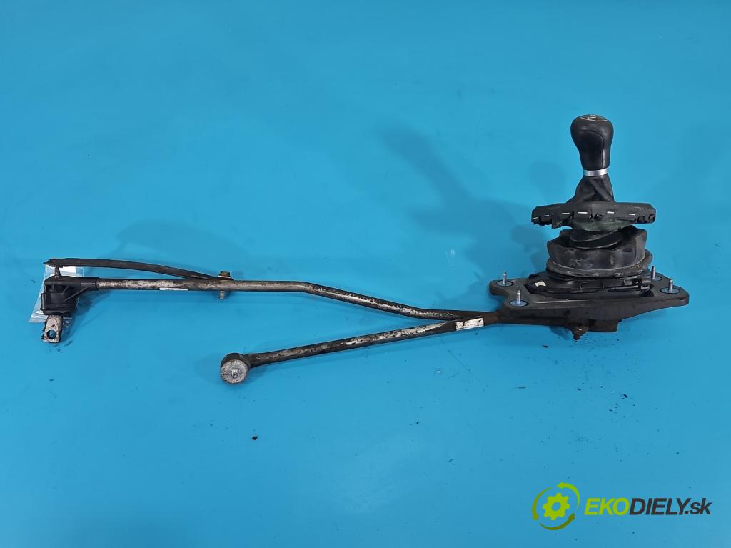 Audi A4 B8 2007-2015 2.0 TDI (CAGA) 143 HP manual 105 kW 1968 cm3 5- Páka: Změny: stupeň,rýchlosť 8K0711406 (Rýchlostná páka (kulisa))