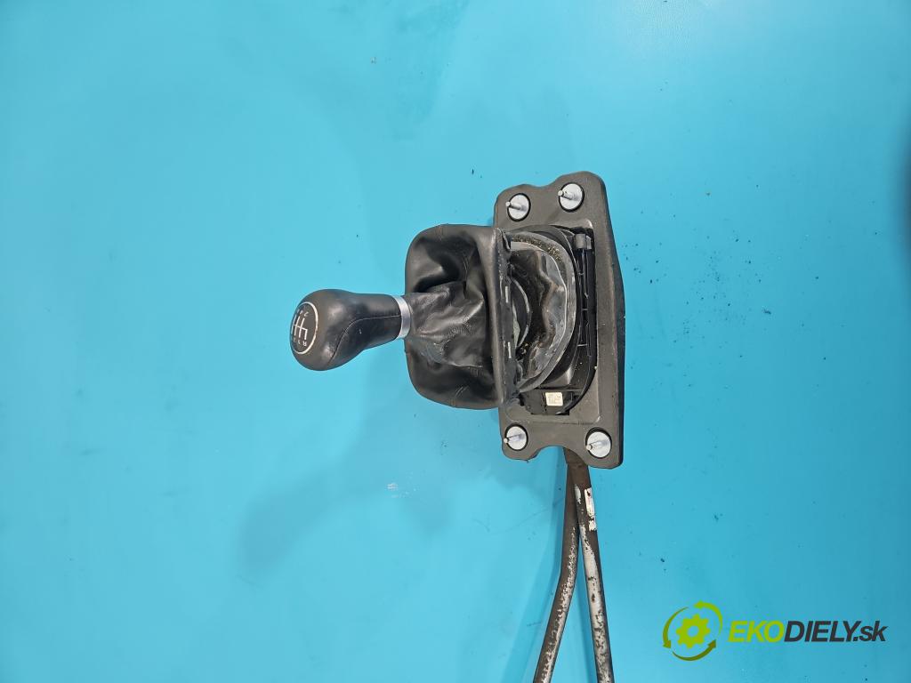 Audi A4 B8 2007-2015 2.0 TDI (CAGA) 143 HP manual 105 kW 1968 cm3 5- Páka: Změny: stupeň,rýchlosť 8K0711406 (Rýchlostná páka (kulisa))