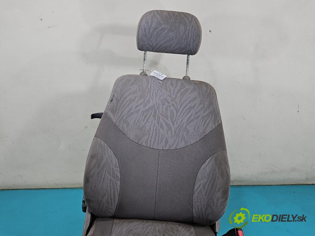 Land rover Freelander I 1998-2006 1.8 16v 120 HP manual 88 kW 1796 cm3 3- Sedačka pravý  (Sedadlo)