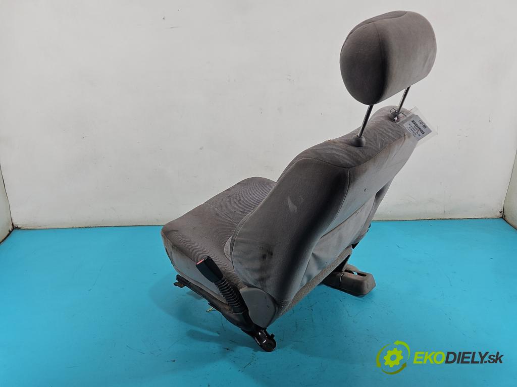 Land rover Freelander I 1998-2006 1.8 16v 120 HP manual 88 kW 1796 cm3 3- Sedačka pravý  (Sedadlo)