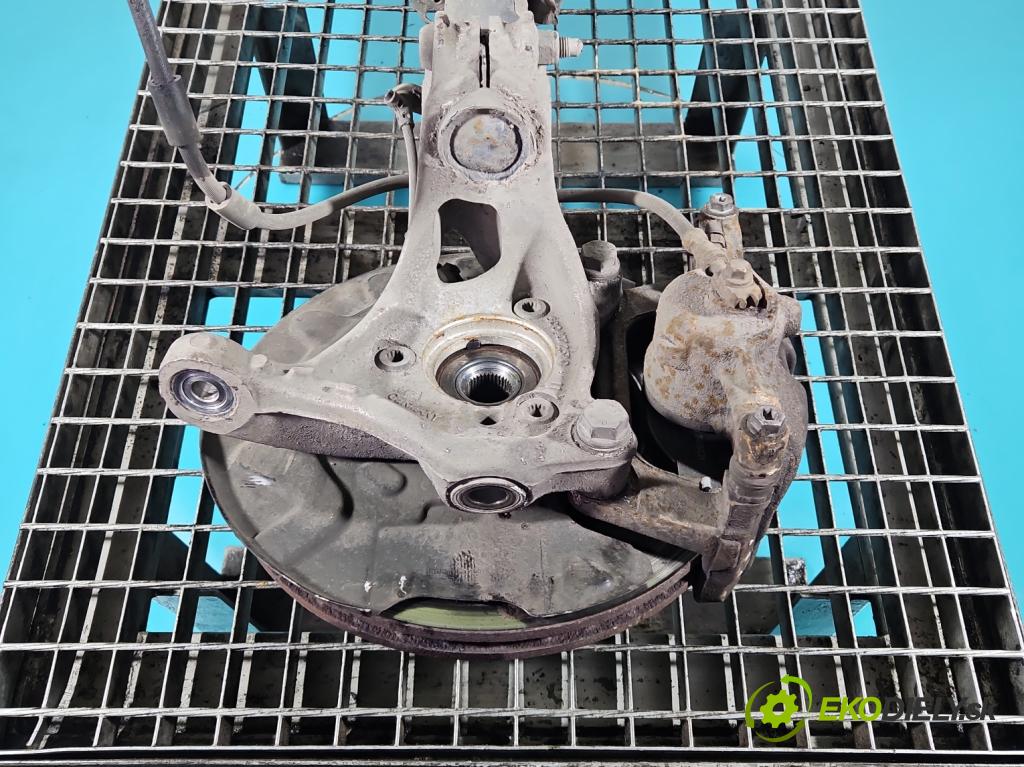 Vw Passat B8 2014 - 1.4 tsi 125 hp manual 92 kW 1395 cm3 4- náboj levé  (Náboj kola)