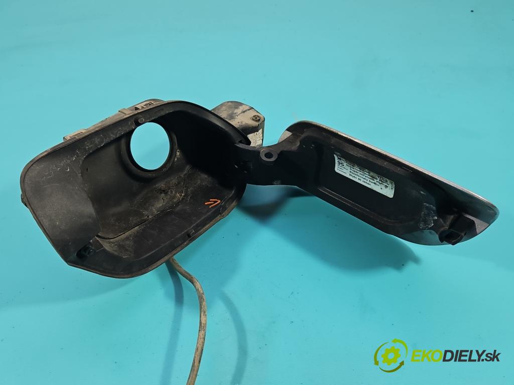 Vw Passat B8 2014 - 1.4 tsi 125 HP manual 92 kW 1395 cm3 4- Klapka nádrže palivo 3G5809857C (Kľučka dverí ostatné)