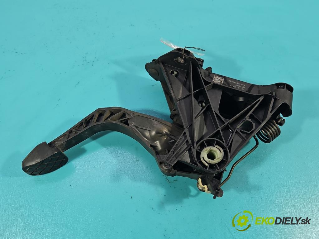 Vw Passat B8 2014 - 1.4 tsi 125 hp manual 92 kW 1395 cm3 4- pedály 5Q1721059HE
