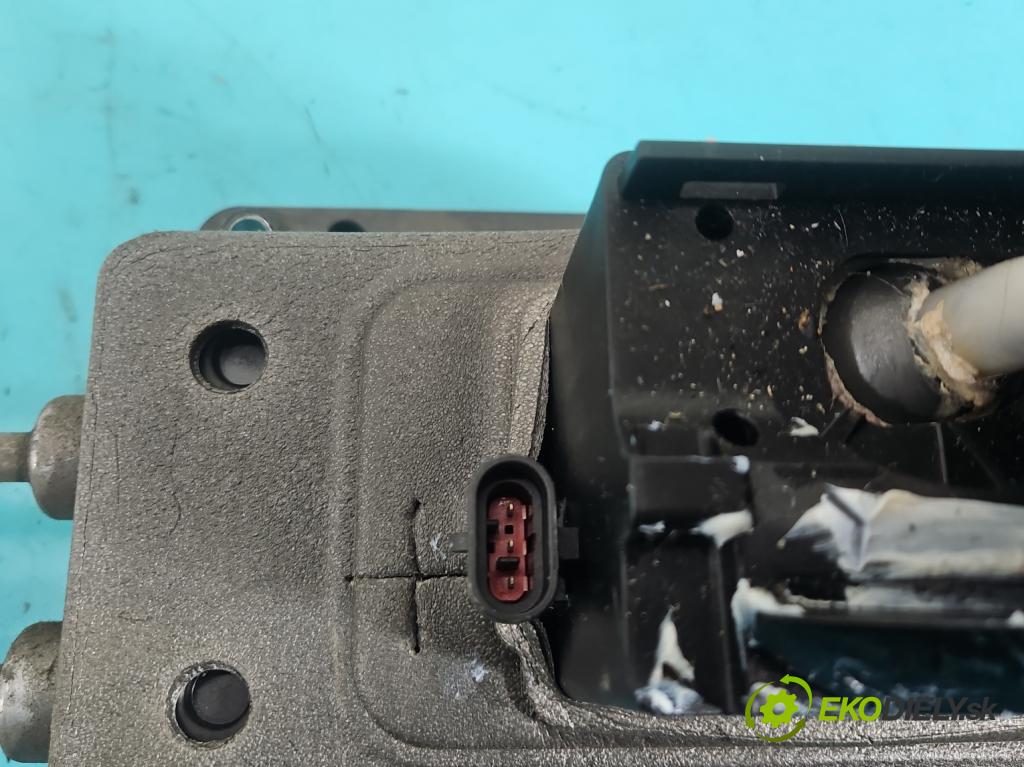 Alfa romeo Giulietta 1.4 T 170 HP manual 125 kW 1368 cm3 5- Páka: Změny: stupeň,rýchlosť 00463138850 (Rýchlostná páka (kulisa))