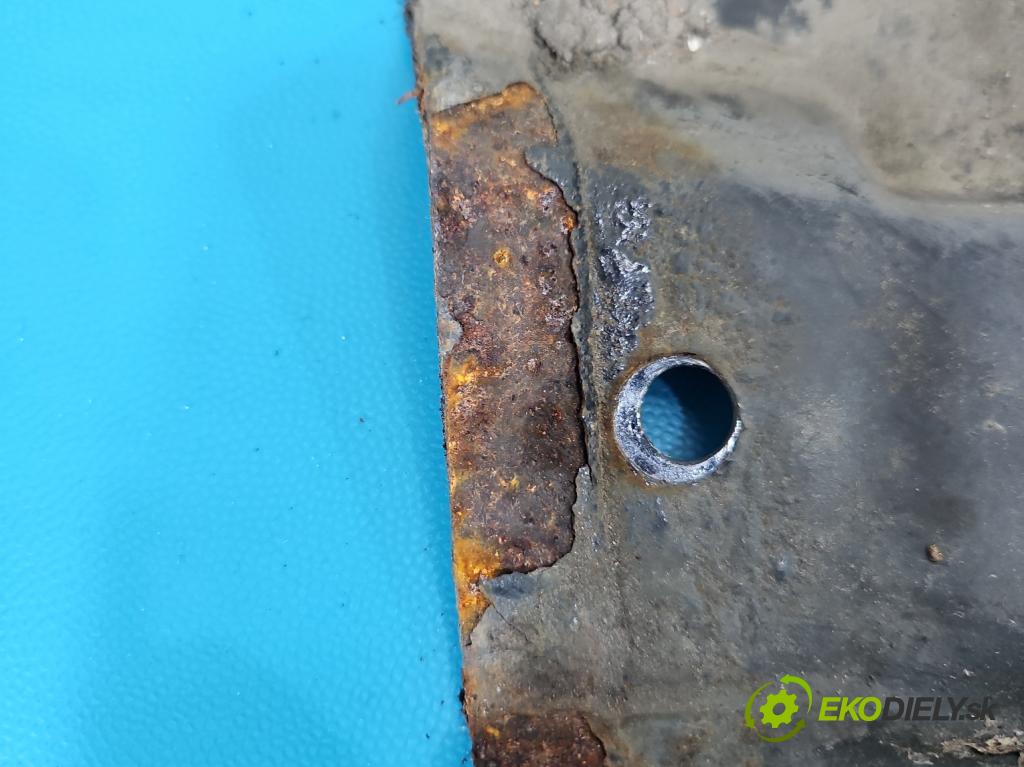 Renault Master III 2010-2024 2.3 DCI 163 HP manual 120 kW 2299 cm3 3- torpédo  (Torpédo (plast pod čelným sklom))