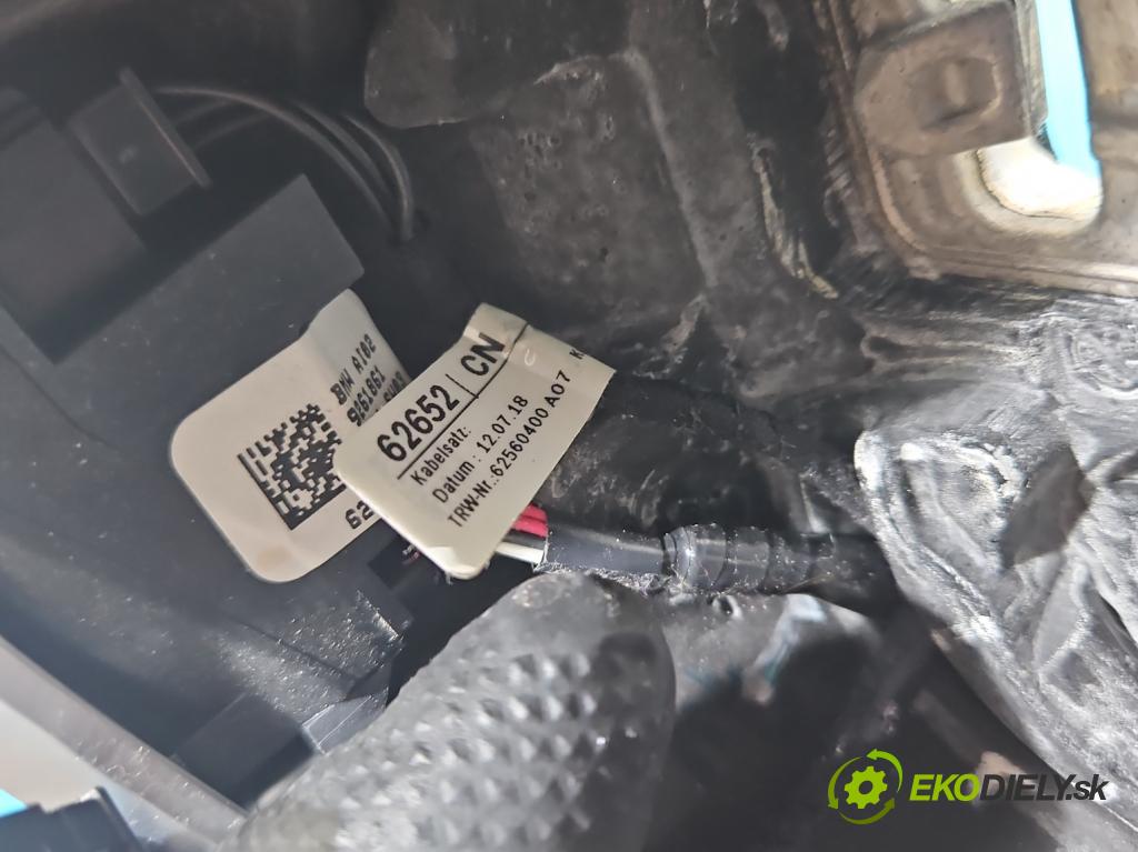 Bmw 3 F30 2011-2018 2.0d 184 hp manual 135 kW 1995 cm3 5- volant  (Volant)