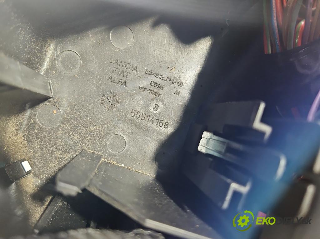 Alfa romeo Giulietta 1.4 T 170 hp manual 125 kW 1368 cm3 5- skříňka pojistková 51849437 (Pojistková skříňka)