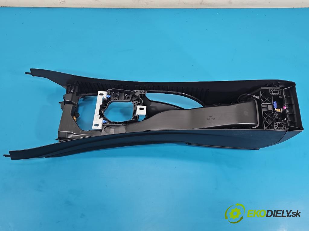 Bmw 3 F30 2011-2018 2.0d 184hp manual 135 kW 1995 cm3 5- operadlo 9207357 (Lakťová opierka)