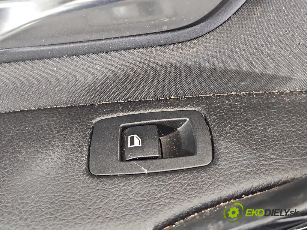 Bmw 3 F30 2011-2018 2.0d 184hp manual 135 kW 1995 cm3 5- Čalounictví: dvere zadné ľavé