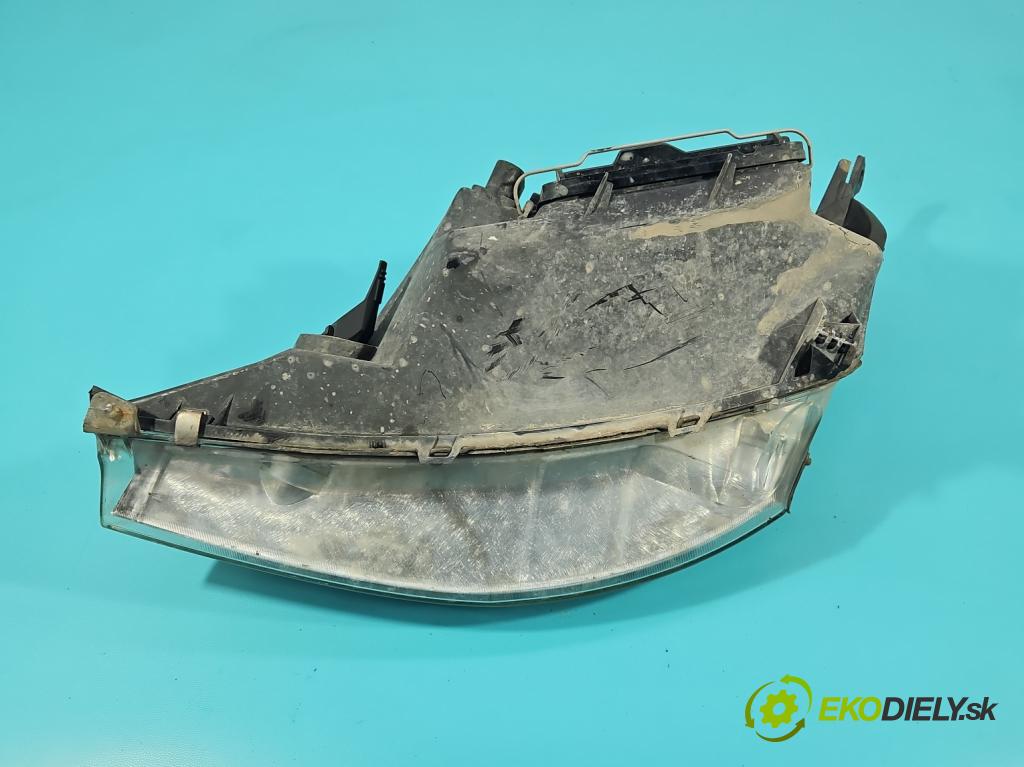 Ford Focus Mk1 1998-2004 1.6 16v 101 HP manual 74 kW 1596 cm3 5- Reflektor: pravý  (Svetlo predné pravé)