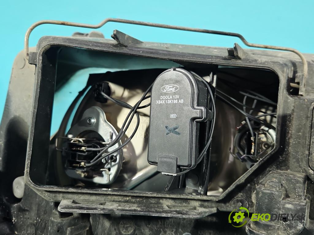 Ford Focus Mk1 1998-2004 1.6 16v 101 HP manual 74 kW 1596 cm3 5- Reflektor: pravý  (Svetlo predné pravé)