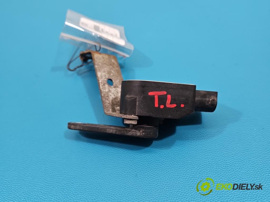 Bmw 3 F30 2011-2018 2.0d 184hp manual 135 kW 1995 cm3 5- snímač nastavenia xenon 6784072 (Snímač)