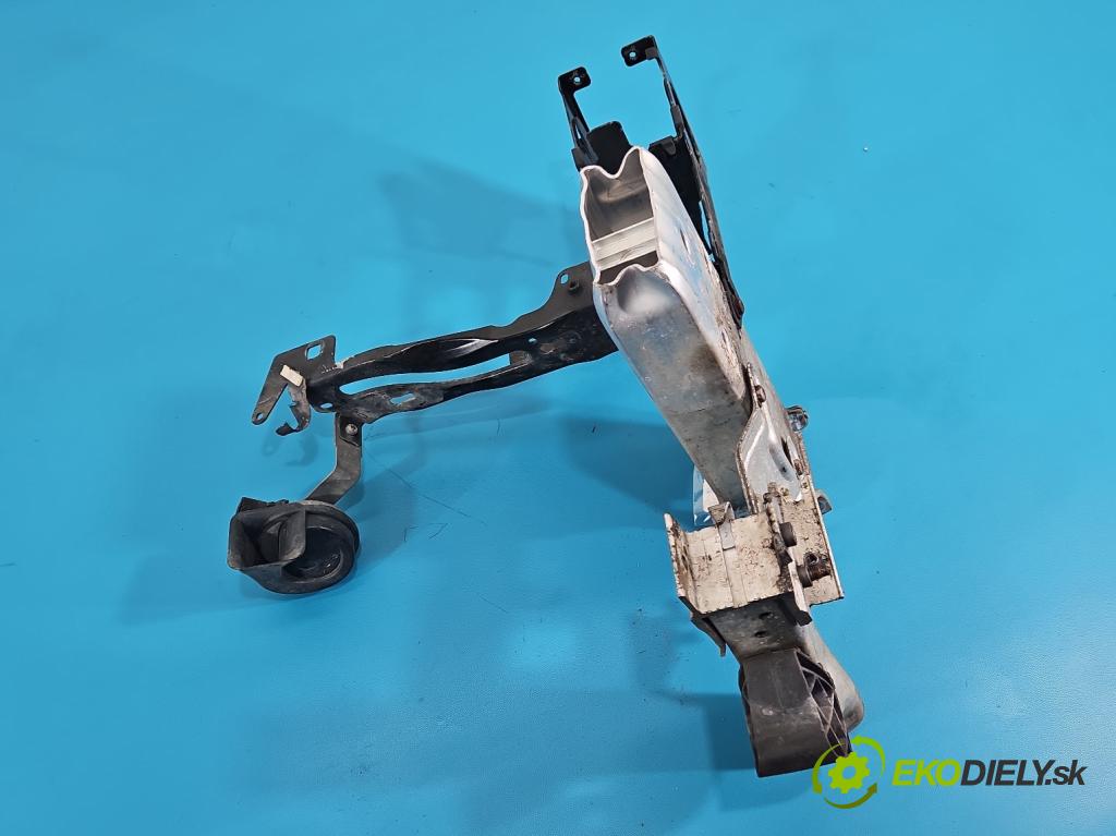 Bmw 3 F30 2011-2018 2.0d 184hp manual 135 kW 1995 cm3 5- výstuha nárazník predné 7266191