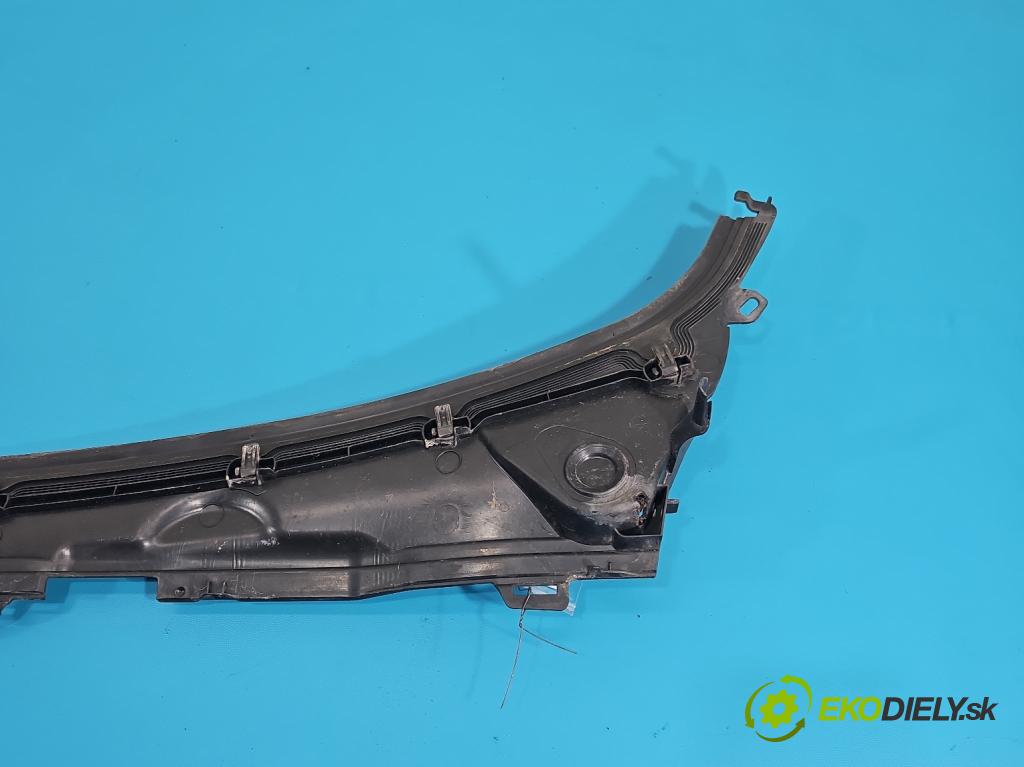 Bmw 3 F30 2011-2018 2.0d 184hp manual 135 kW 1995 cm3 5- torpédo 7258177 (Torpédo (plast pod čelným sklom))