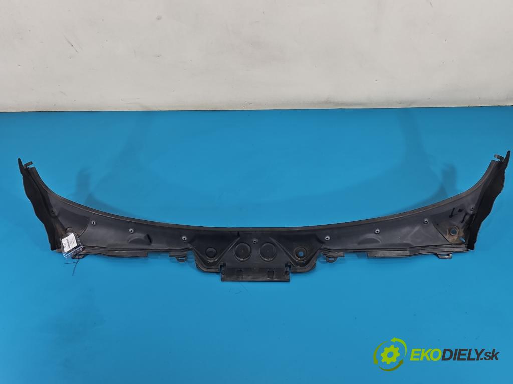 Bmw 3 F30 2011-2018 2.0d 184hp manual 135 kW 1995 cm3 5- torpédo 7258177 (Torpédo (plast pod čelným sklom))