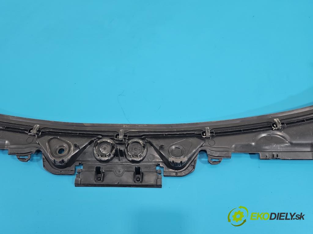 Bmw 3 F30 2011-2018 2.0d 184hp manual 135 kW 1995 cm3 5- torpédo 7258177 (Torpédo (plast pod čelným sklom))